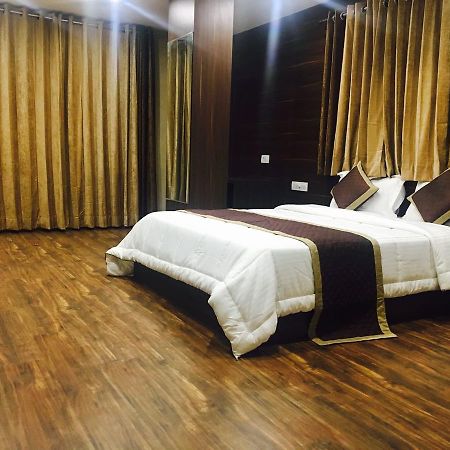 Arya Sheraton Hotel Ajmer Exterior photo