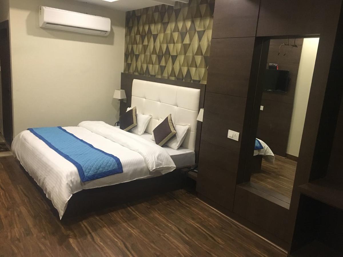 Arya Sheraton Hotel Ajmer Exterior photo